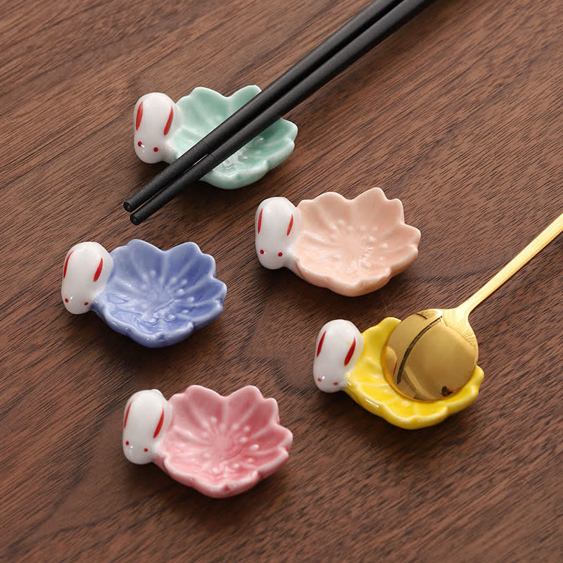 Buddha Stones Kleiner Essstäbchenhalter aus Keramik im Sakura-Hasen-Stil - image 8