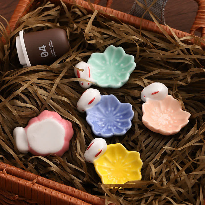 Buddha Stones Kleiner Essstäbchenhalter aus Keramik im Sakura-Hasen-Stil - image 10