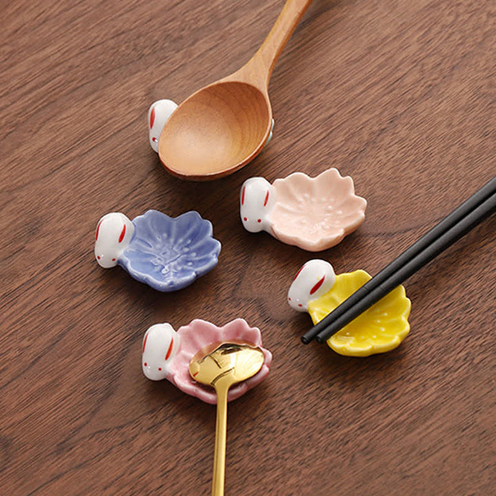 Buddha Stones Kleiner Essstäbchenhalter aus Keramik im Sakura-Hasen-Stil - image 9