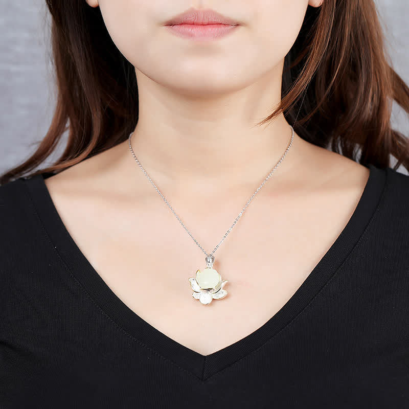 Weiß Jade-Lotusblumen-Glücks-Halskette - image 3