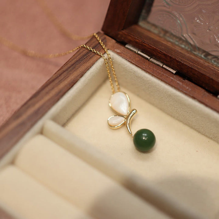 Buddha-Steine, natürlicher Schmetterling, Tridacna-Stein, Cyan-Jade, verkupfertes Gold, ruhiges Set mit Halskette, Anhänger, Ring und Ohrringen