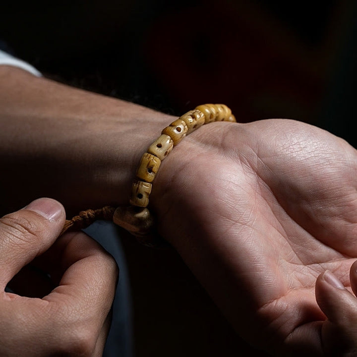 Armband aus tibetischem Yakknochen mit Buddha-Steinen, „Der Herr des Leichenwaldes“, um böse Geister fernzuhalten