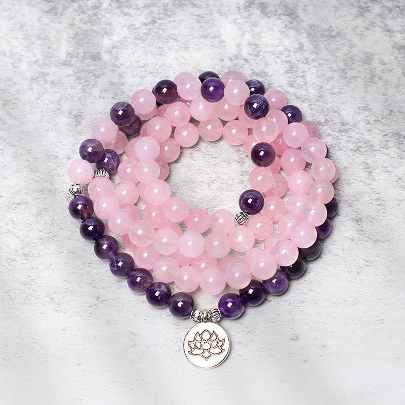 Buddha Stones Natürliches Rosenquarz- und Amethyst-Mala-Perlen-Lotus-Anhänger-Armband