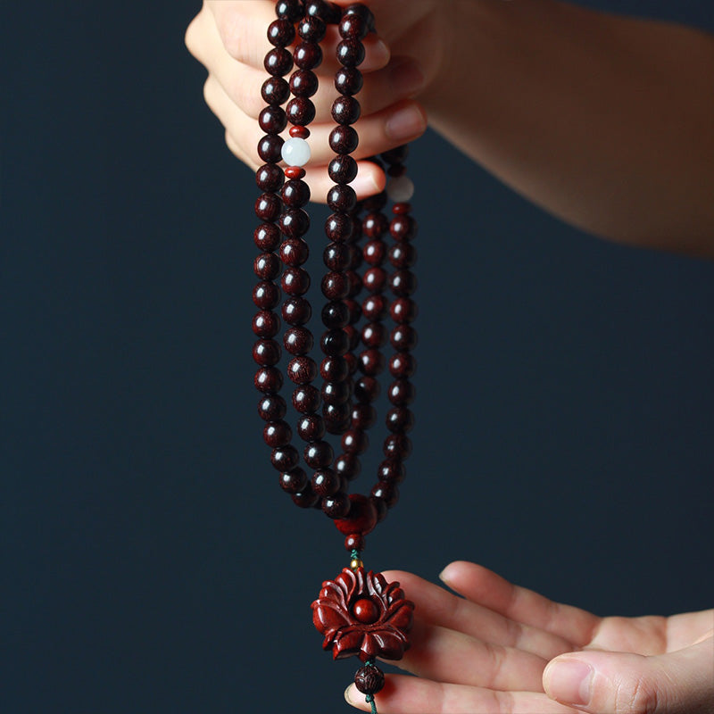 Buddha Stones Tibetisches kleines Blatt rotes Sandelholz Lotus Mala Balance-Armband
