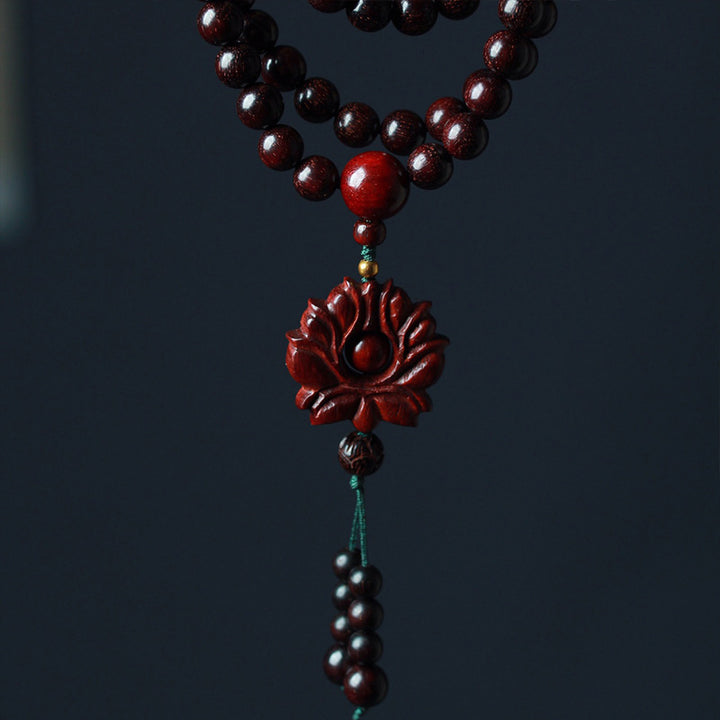 Buddha Stones Tibetisches kleines Blatt rotes Sandelholz Lotus Mala Balance-Armband