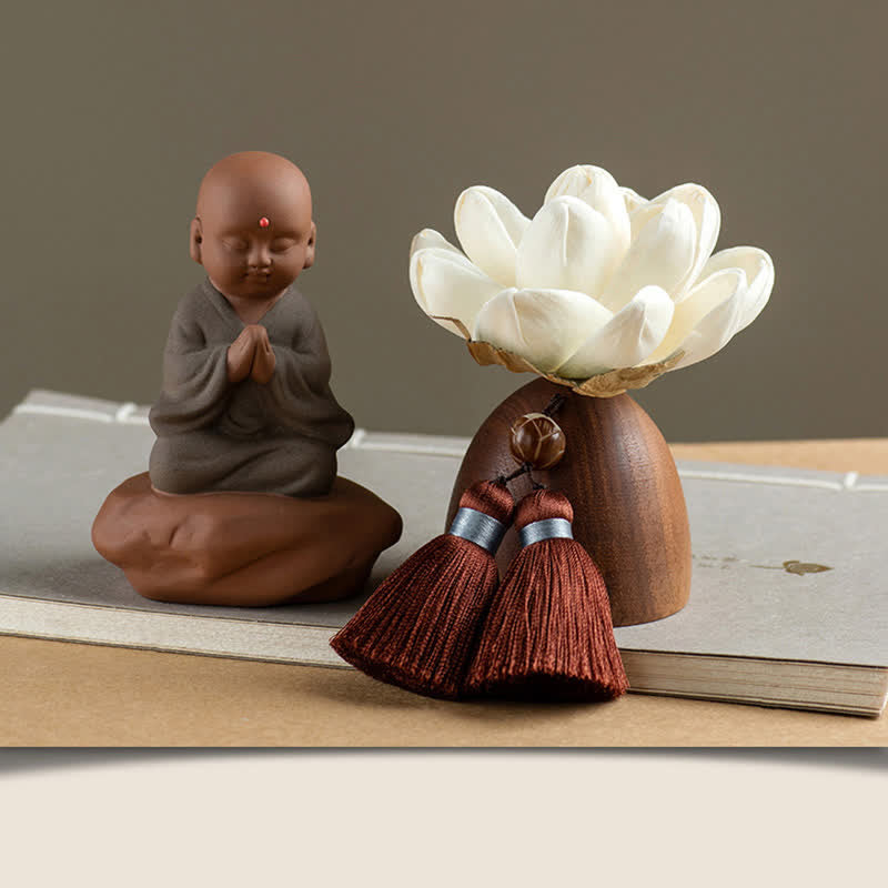 Schwarze Pfirsichholz-Buddha-Blumen-Calm-Cure-Dekorationen - Betender kleiner Mönch - image 16