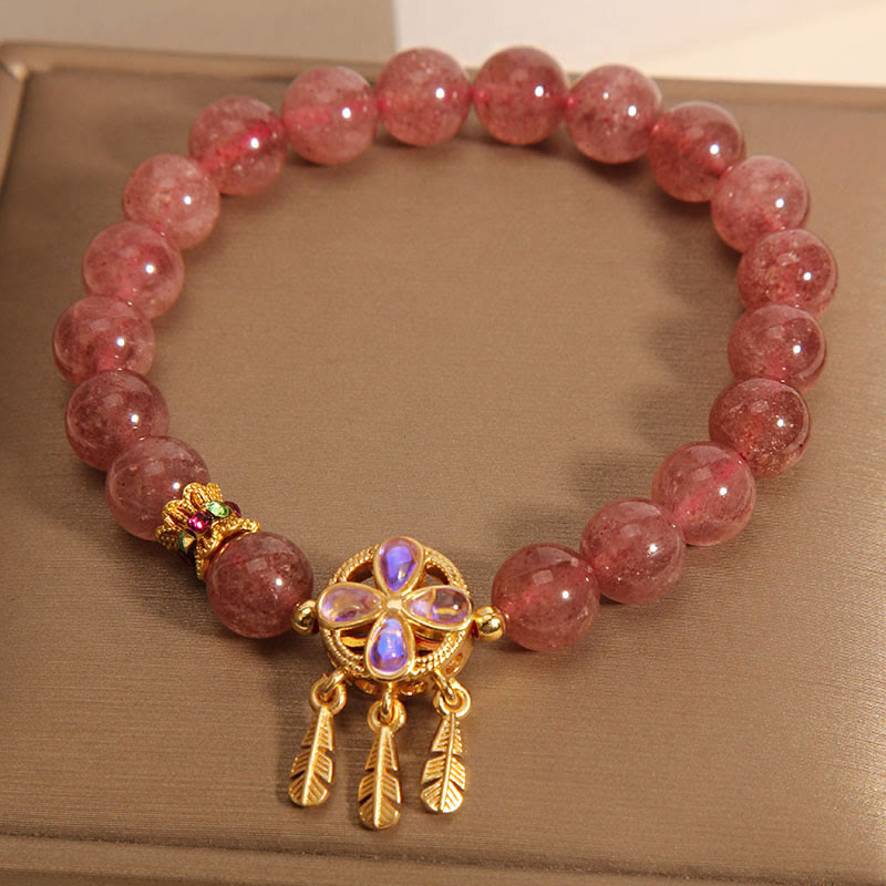Buddha Stones Armband mit natürlichem Erdbeerquarz, vierblättriges Kleeblatt, Traumfänger, Charm-Liebesarmband