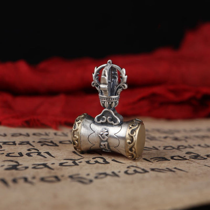 Buddha Stones, Tibet, 925er Sterlingsilber, Om Mani Padme Hum, Dorje-Glocke, Vajra, gravierter Erleuchtungsanhänger, Hängedekoration - Dorje Trommelanhänger (nur Anhänger) (19 x 26,5 mm) - image 9