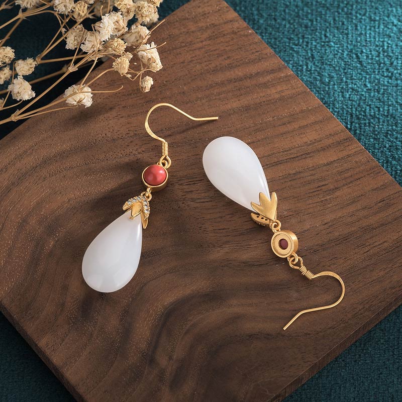 Buddha Stones FengShui Tropfen-Ohrringe aus Weiß Jade, Glücksbringer