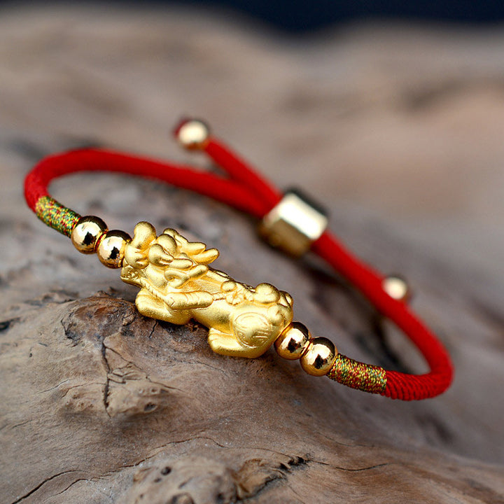 Buddha Stones 24K vergoldetes PiXiu Luck Red String Armband - Rotes Band (Gold) (Handgelenkumfang 12-19 cm) - 999 Sterlingsilber - image 0