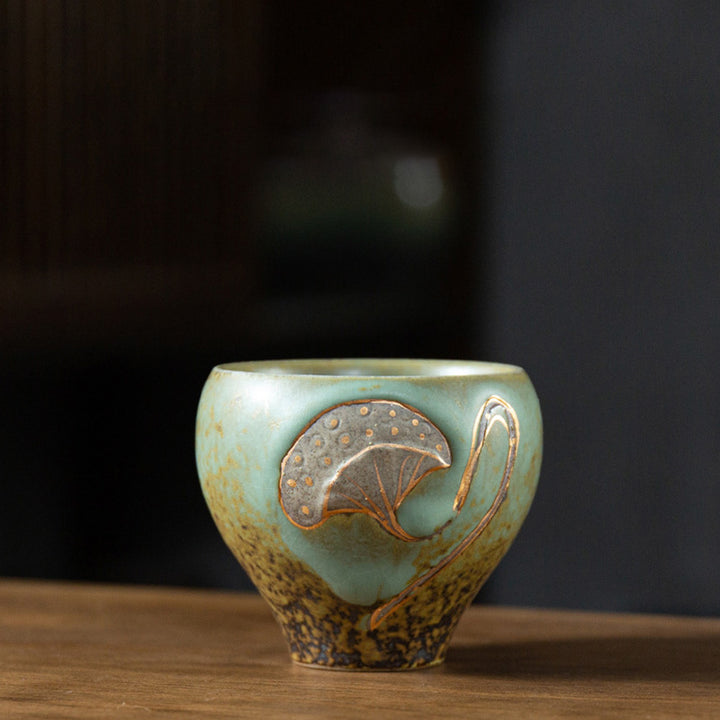 Buddha Stones Teetasse mit Lotus-Pod-Gravur, Kung-Fu-Teetasse