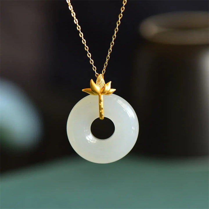 Weiß Jade-Lotus-Harmonie-Halskettenanhänger