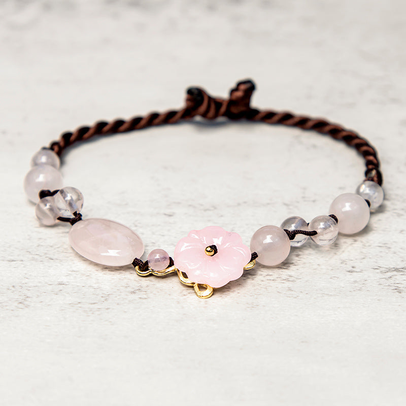 Das beruhigende Fußkettchen „Blume der Liebe“ mit rosa Kristallen - image 4