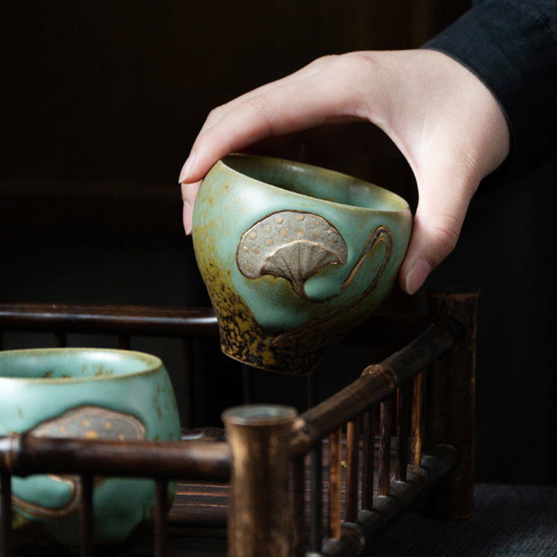 Buddha Stones Teetasse mit Lotus-Pod-Gravur, Kung-Fu-Teetasse