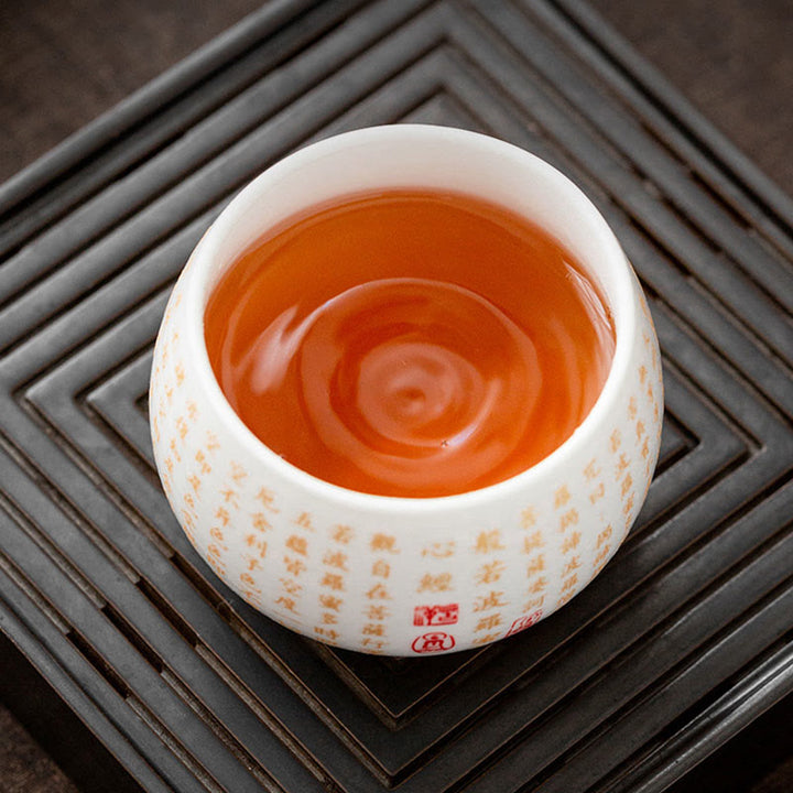 Buddha-Steine, buddhistisches Herz-Sutra, kleine Fu-Figur, Keramik-Gaiwan-Teetasse, Kung-Fu-Teetasse und Untertasse mit Deckel