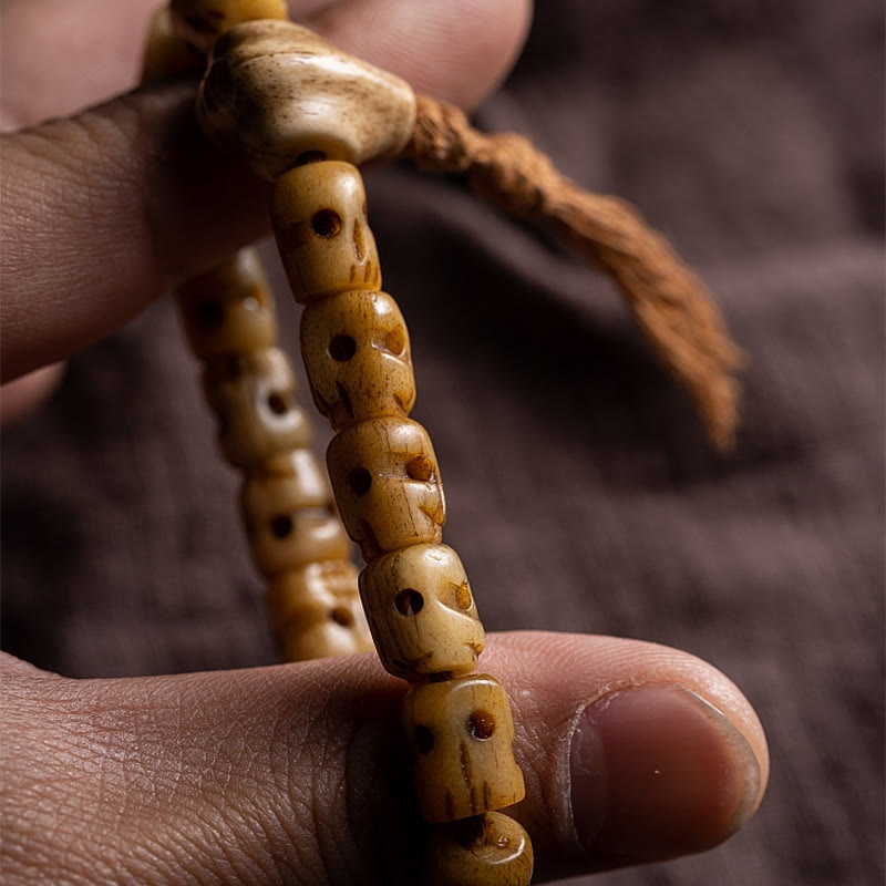 Armband aus tibetischem Yakknochen mit Buddha-Steinen, „Der Herr des Leichenwaldes“, um böse Geister fernzuhalten