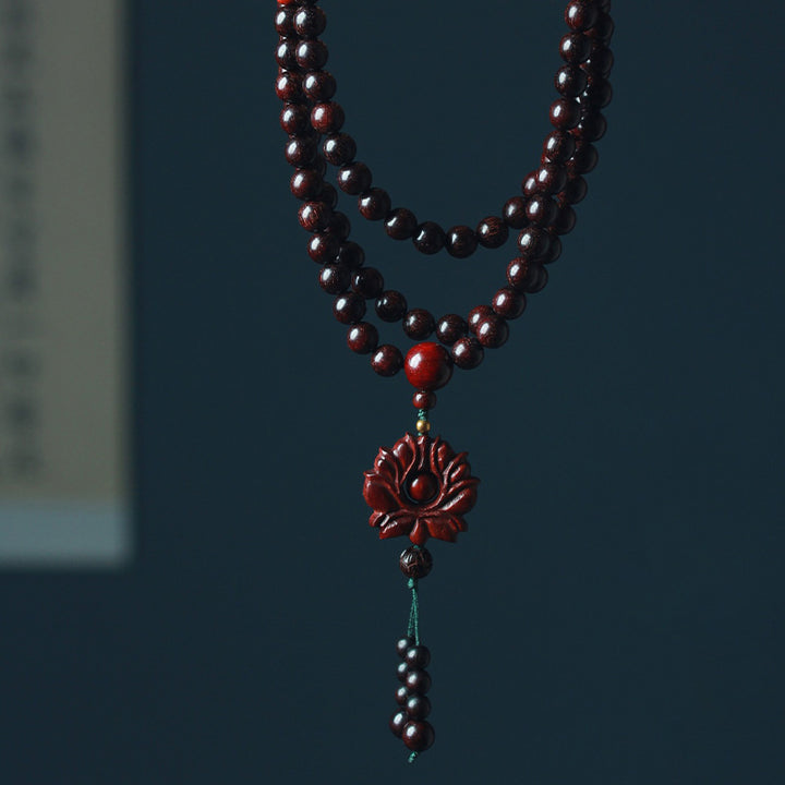 Buddha Stones Tibetisches kleines Blatt rotes Sandelholz Lotus Mala Balance-Armband