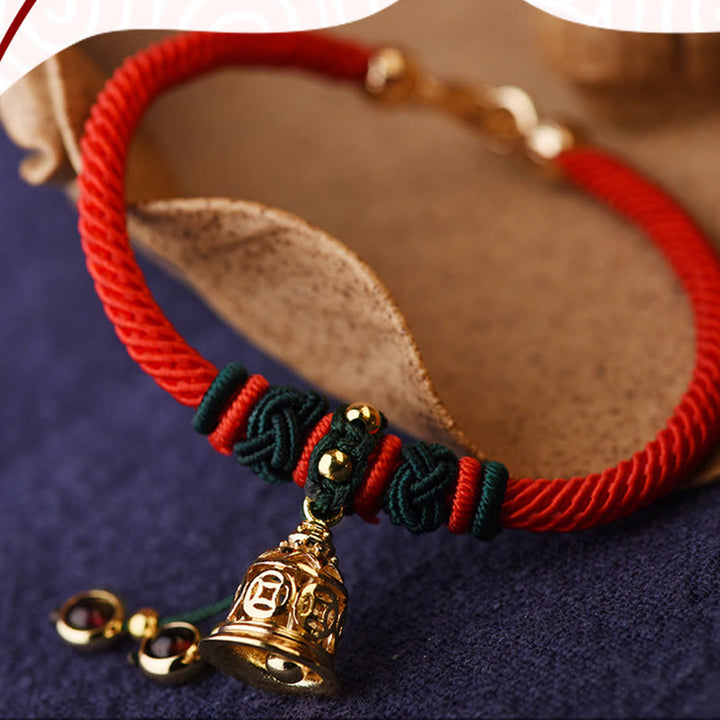 Buddha Stones 14K vergoldetes Kupfermünzen-Glocken-Granat-handgefertigtes rotes Seilarmband