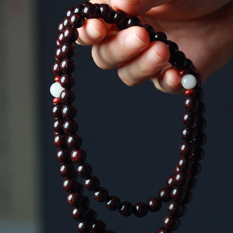 Buddha Stones Tibetisches kleines Blatt rotes Sandelholz Lotus Mala Balance-Armband