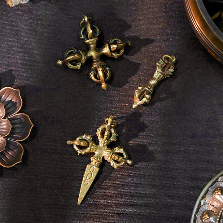 Buddha Stones Nepal Handgefertigter Doppel-Dorje-Vajra aus Kupfer, Symbol der Erleuchtung und Stärke - image 0