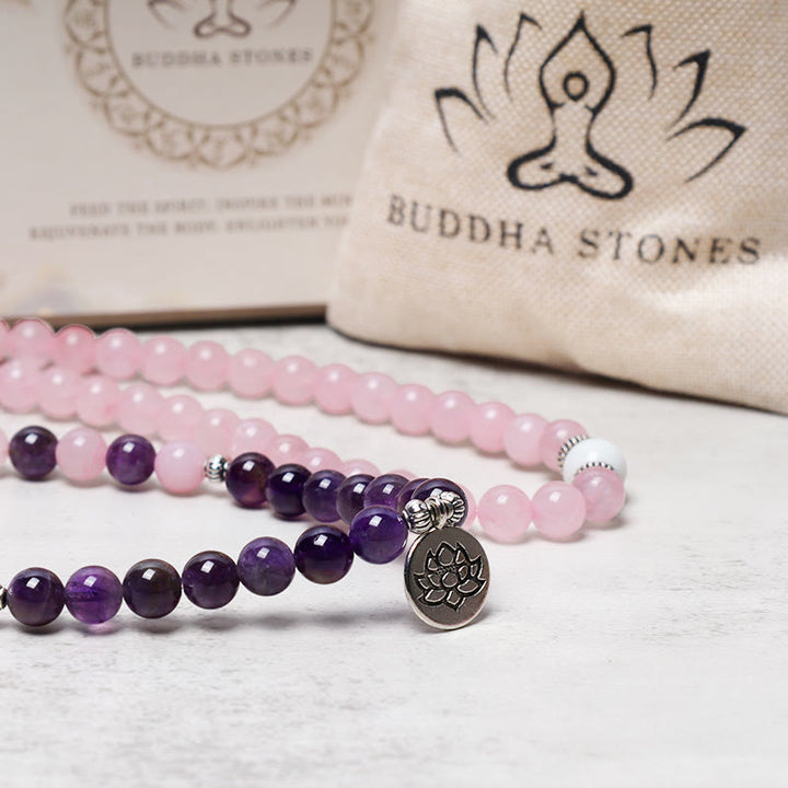 Buddha Stones Natürliches Rosenquarz- und Amethyst-Mala-Perlen-Lotus-Anhänger-Armband