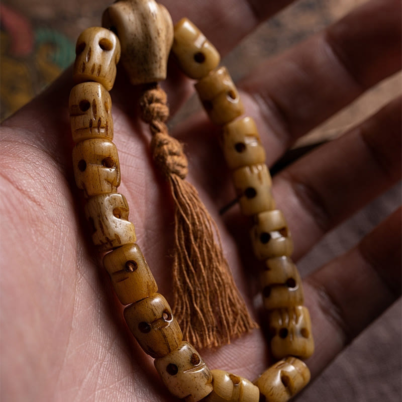 Armband aus tibetischem Yakknochen mit Buddha-Steinen, „Der Herr des Leichenwaldes“, um böse Geister fernzuhalten