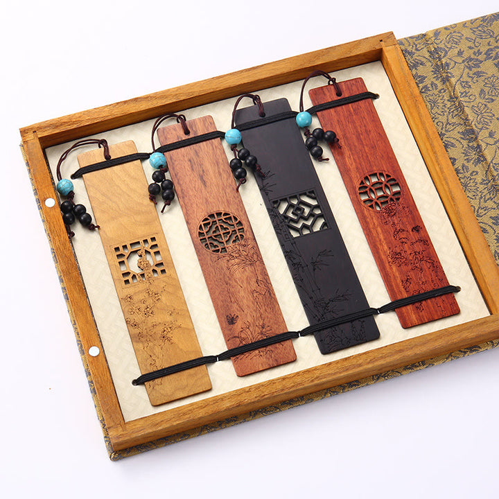 Buddha Stones 4 Stück Vier Jahreszeiten Pflaumenorchidee Bambus Chrysantheme Pekingoper Maske Holz Lesezeichen mit Geschenkbox - 4 Stück Pflaumenorchideen-Bambus-Chrysanthemen-Fenster - image 17