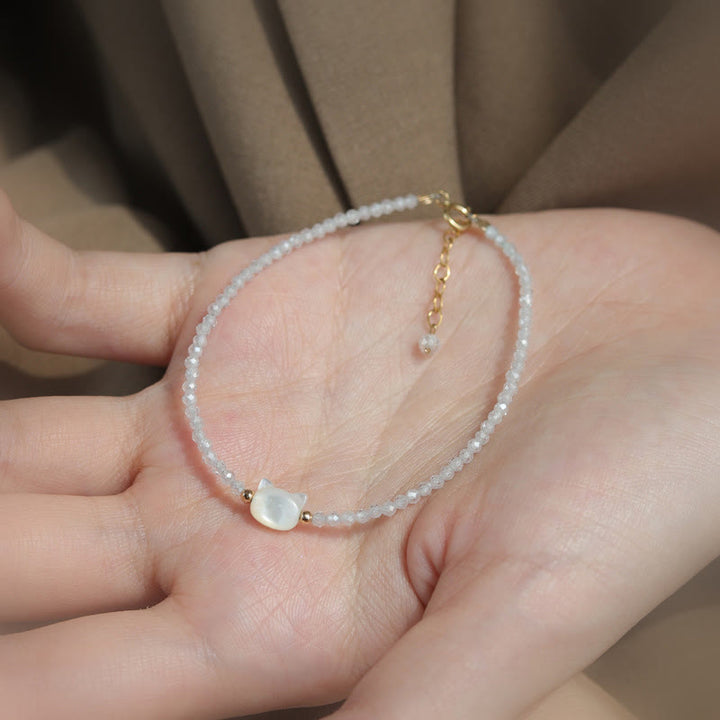 Buddha Stones 14K vergoldetes schwarzes Spinell- Weiß Kristall-Heilarmband mit süßer Katze aus Tridacna-Stein - image 12