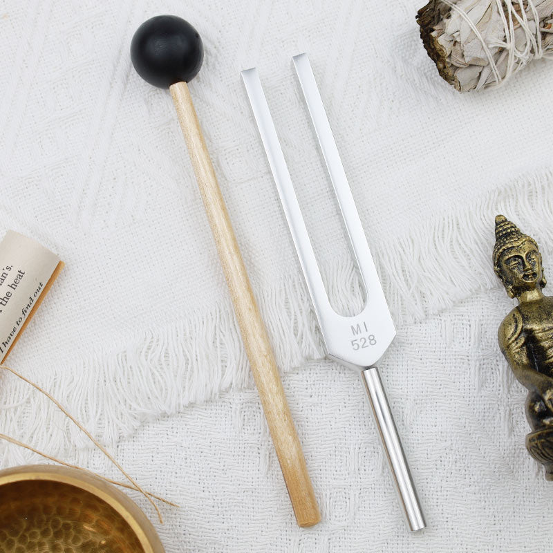 Buddha Stones-Stimmgabel, 528 Hz, Aluminiumlegierung, für Chakra- und Klangtherapie-Ornament-Dekoration mit einem Hammer - image 2