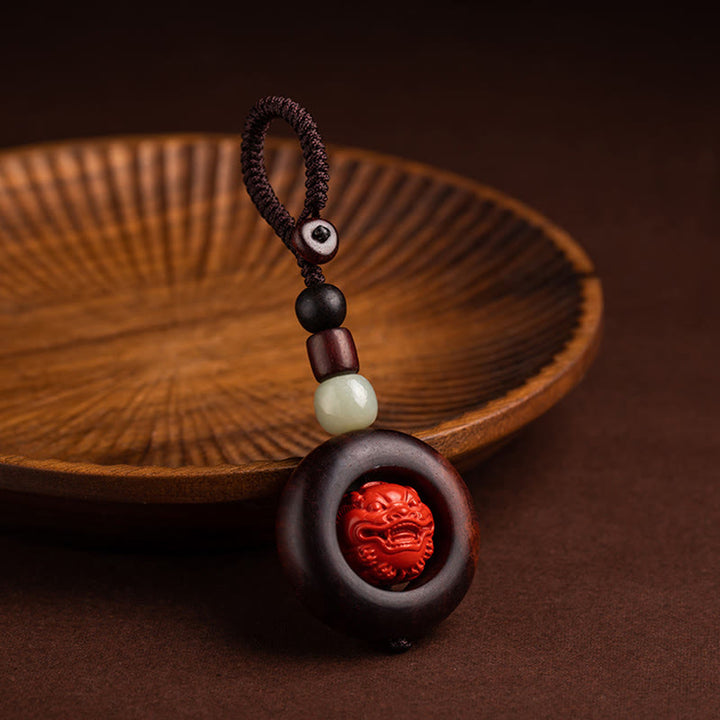 Buddha Stones, Tibet, Om Mani Padme Hum, PiXiu, Kupfermünze, kleines Blatt, rotes Sandelholz, Zinnober, Schutz-Schlüsselanhänger