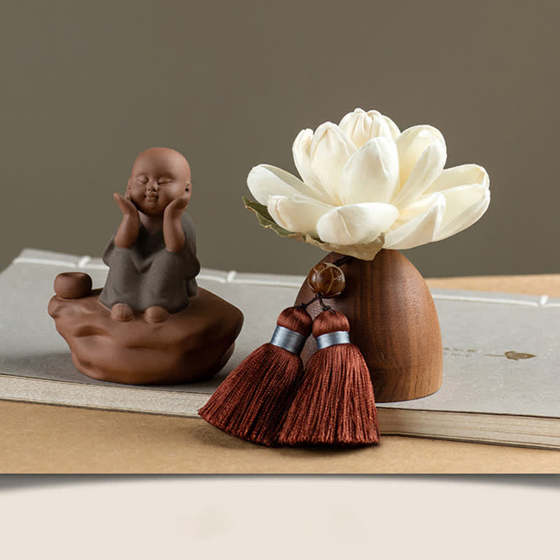 Schwarze Pfirsichholz-Buddha-Blumen-Calm-Cure-Dekorationen - Kleiner Mönch sitzt - image 17