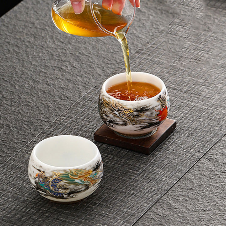 Buddha Stones Drache spielt mit Perlen-Design, Weiß Porzellan-Keramik-Teetasse, Kung-Fu-Teetasse, 160 ml