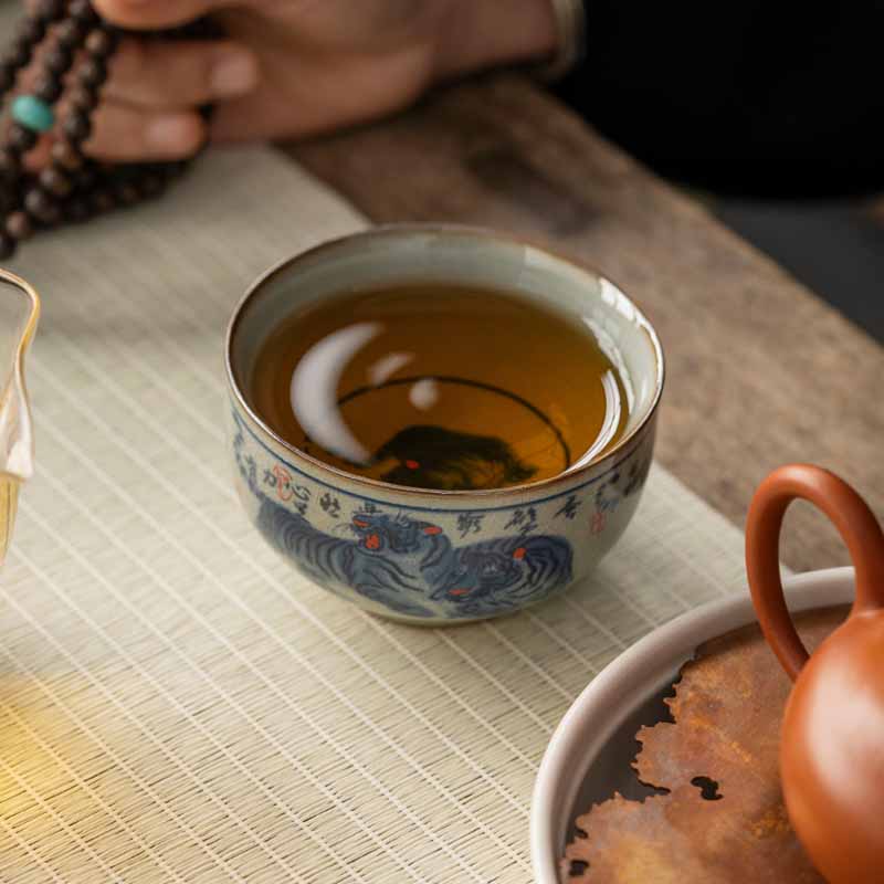 Buddha Stones Jingdezhen handbemalte niedliche Tiger-Teetasse aus Keramik, Kung-Fu-Teetasse, Schüssel, 140 ml