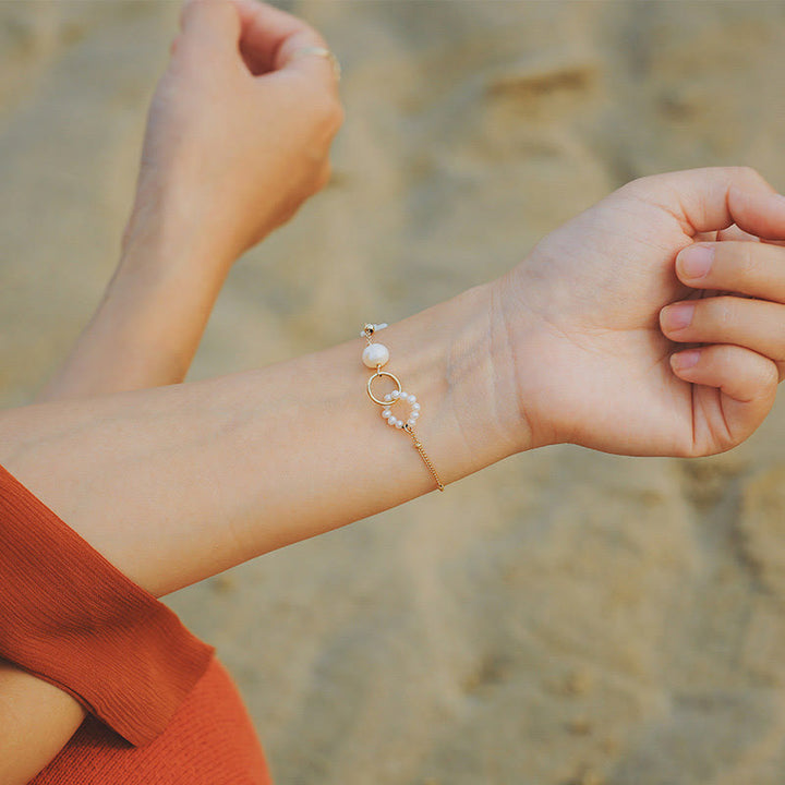 Buddha Stones 14K vergoldetes Perlen-Heilungskettenarmband mit doppelter Friedensschnalle