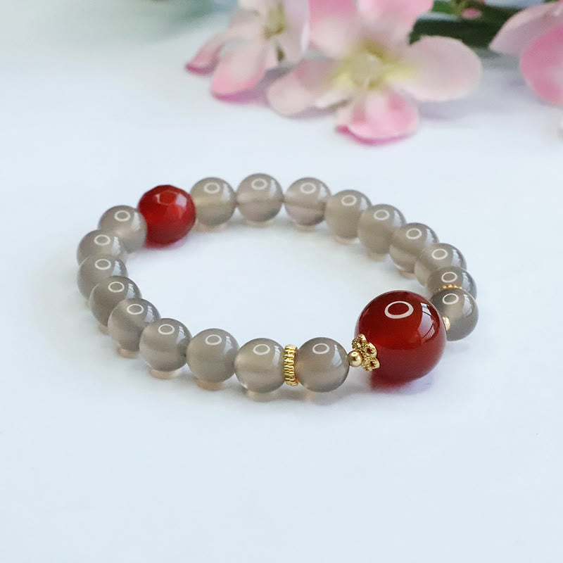 Buddha Stones Harmonie-Armband aus natürlichem grauem Chalcedon und rotem Achat