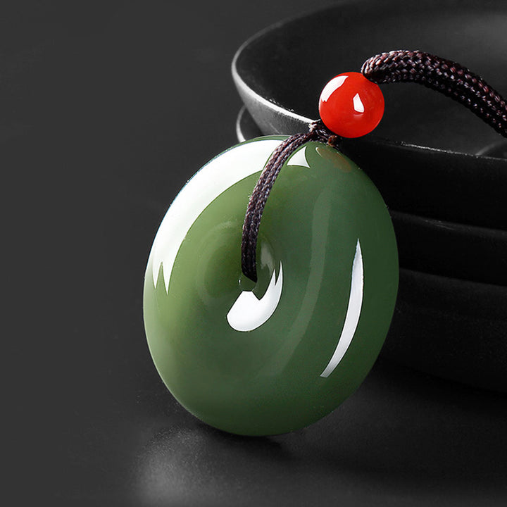 Natürliche runde Jade Friedensschnalle Wohlstand Halskette String Anhänger
