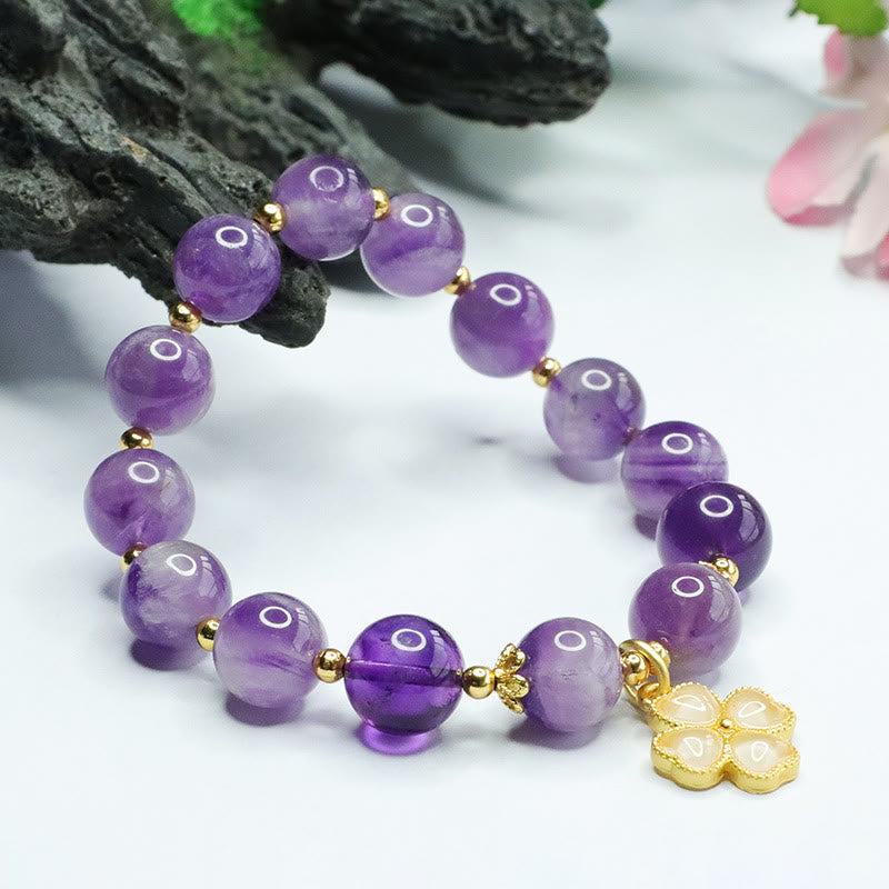 Buddha Stones Natürlicher Amethyst-Kristall, innerer Frieden, vierblättriges Kleeblatt-Charm-Armband