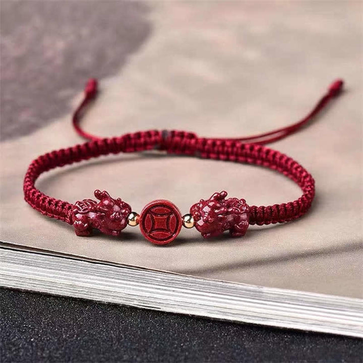 Armband mit Buddha Stonesn, Zinnober, PiXiu-Segen, Kupfermünze, Friedensschnalle, rote Schnur