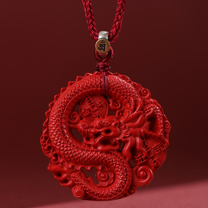 Buddha Stones Jahr des Drachen Halskettenanhänger aus 925er-Sterlingsilber, natürlicher Zinnober, Kupfermünze, Glücksbringer