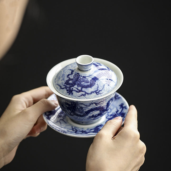 Buddha Stones, blaues und Weiß Drachenmuster, Porzellan, Gaiwan-Sancai-Teetasse, Kung-Fu-Teetasse und Untertasse mit Deckel