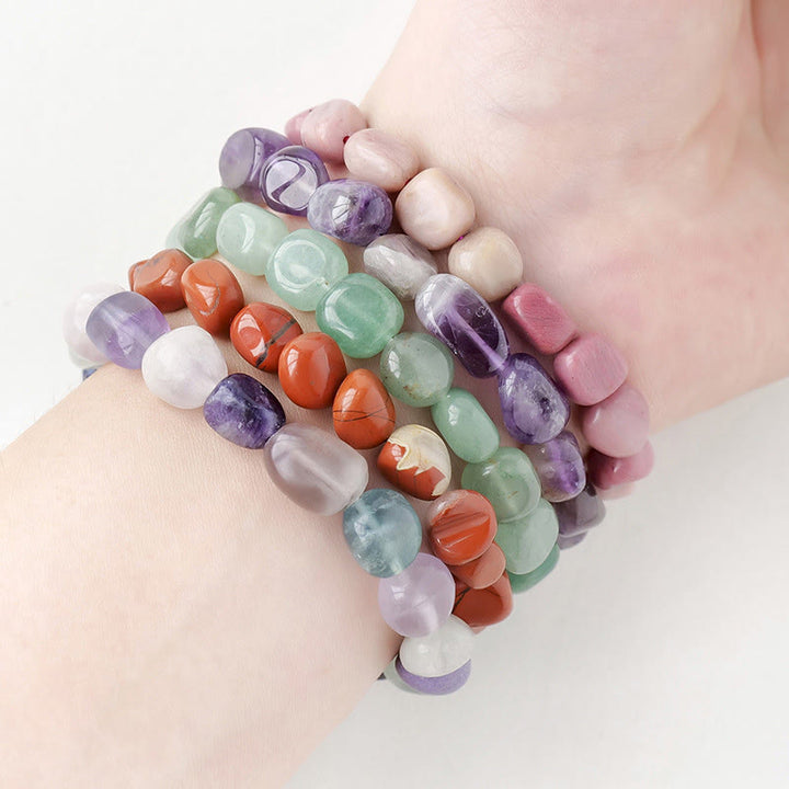 Natürliches, unregelmäßig geformtes Kristallstein-Armband für spirituelles Bewusstsein