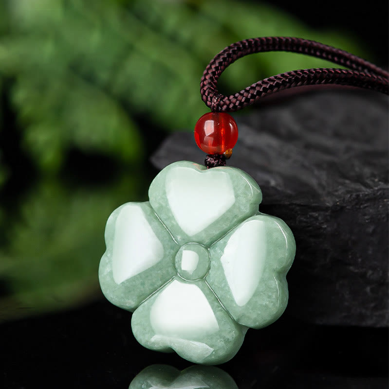 Buddha Stones Natürlicher vierblättriger Kleeblatt-Jade-Wohlstands-Halskettenanhänger