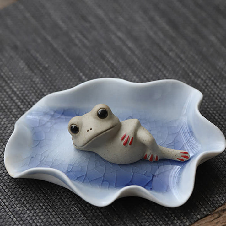 Meditierende kleine Froschstatue aus Keramik