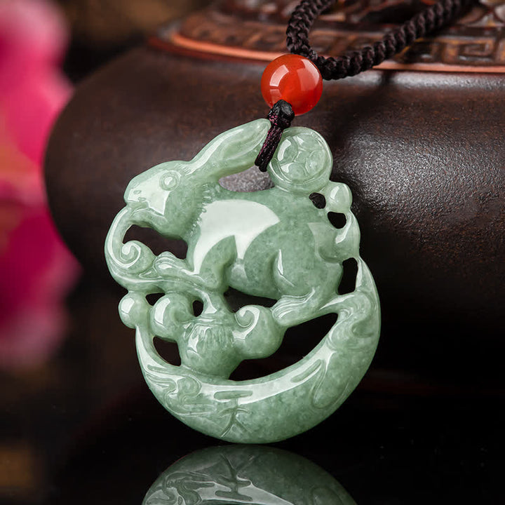 Jahr des Hasen-Jade-Glückshalbmond-Halskettenanhängers