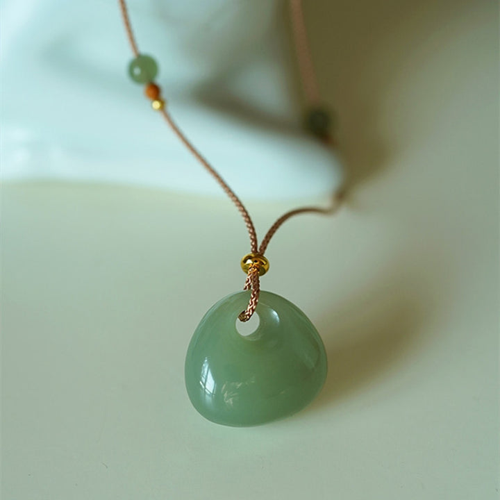 Buddha Stones, natürlicher Jade-Halsketten-Anhänger, Glück, Wohlstand (zufällige Farbe)