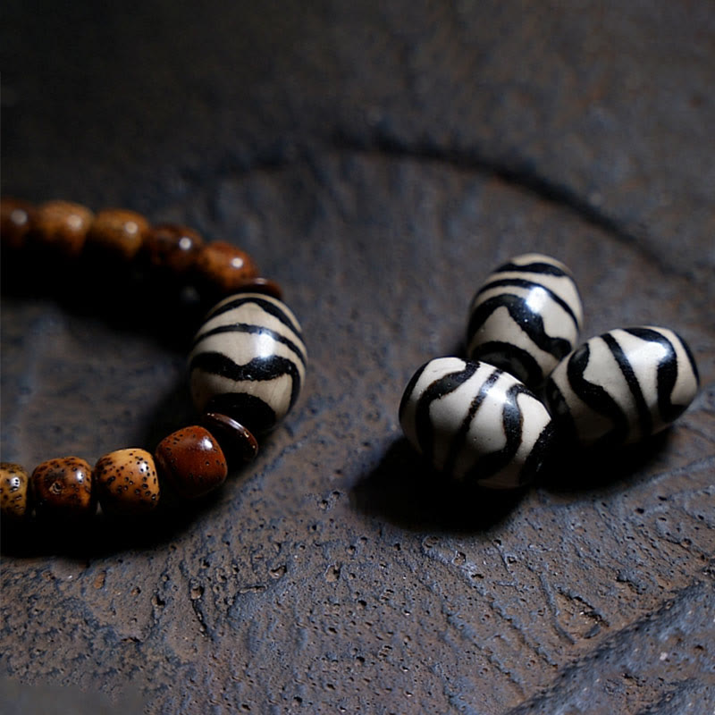 Buddha Stones Tibetisches Bodhi-Samen-Bernstein-Dzi-Perlen-Achat-Zakiram-Göttin des Reichtums-Perlen-Dreifach-Wickelarmband