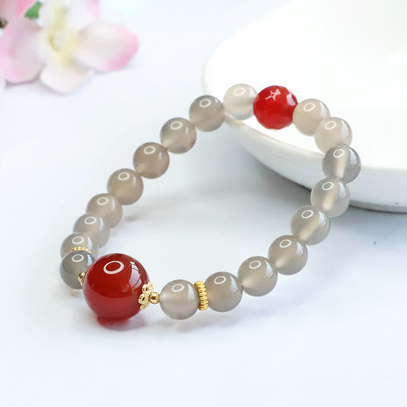 Buddha Stones Harmonie-Armband aus natürlichem grauem Chalcedon und rotem Achat