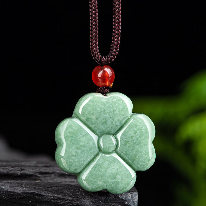Buddha Stones Natürlicher vierblättriger Kleeblatt-Jade-Wohlstands-Halskettenanhänger