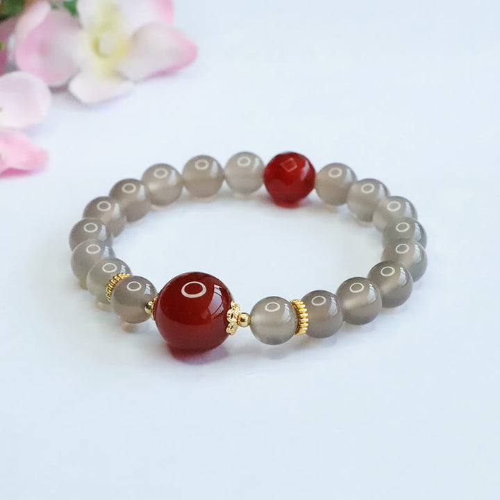 Buddha Stones Harmonie-Armband aus natürlichem grauem Chalcedon und rotem Achat