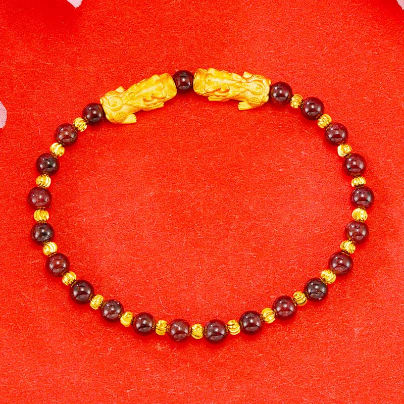 Galvanisiertes goldenes Doppel-Pixiu-Reichtumsarmband mit Buddha Stonesn
